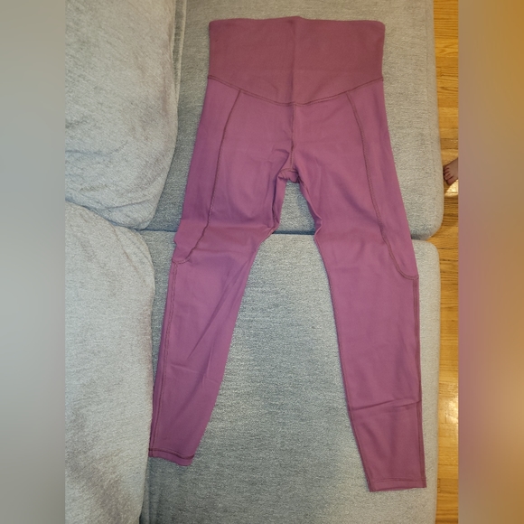 NWT - ⭐️Host Pick⭐️Medium Old Navy Maternity Leggings - Picture 2 of 3